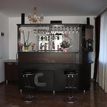 Pensiunea Maria Tania - Restaurant Mioveni Buitenkant foto