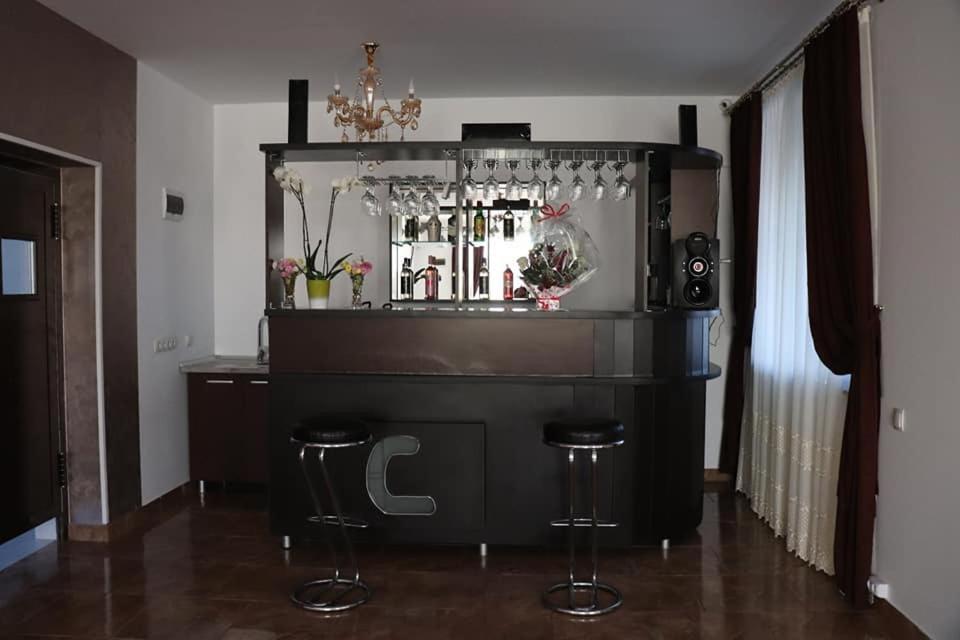 Pensiunea Maria Tania - Restaurant Mioveni Buitenkant foto